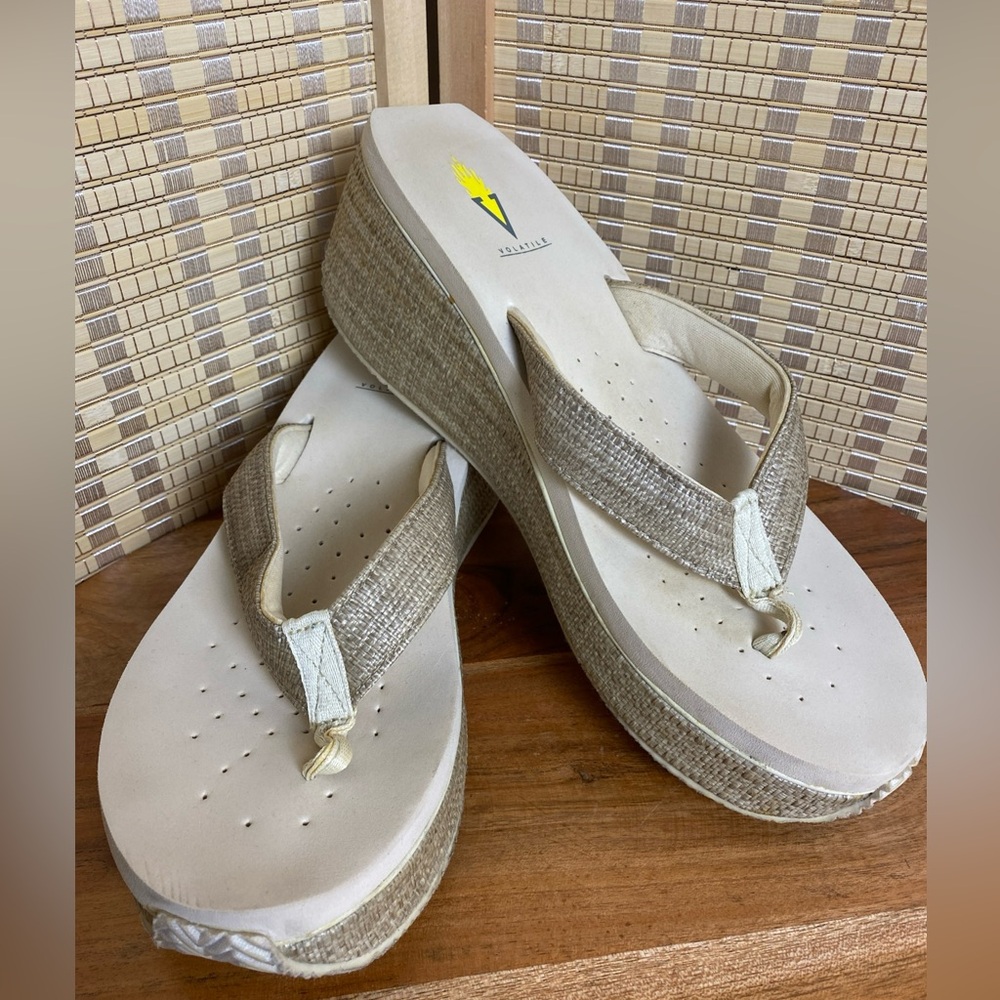 🔶Volatile Women's Bahama Wedge Sandals Size 11